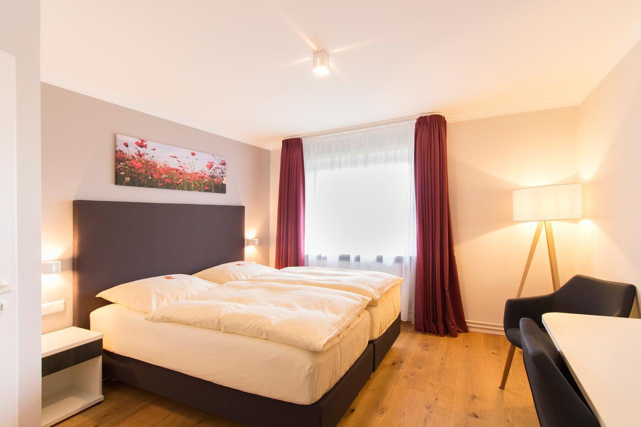 Hotel Seeblick Garni Plön Екстериор снимка